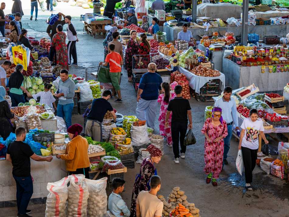 Explore Samarkand's colourful and lively market | Lachlan Gardiner